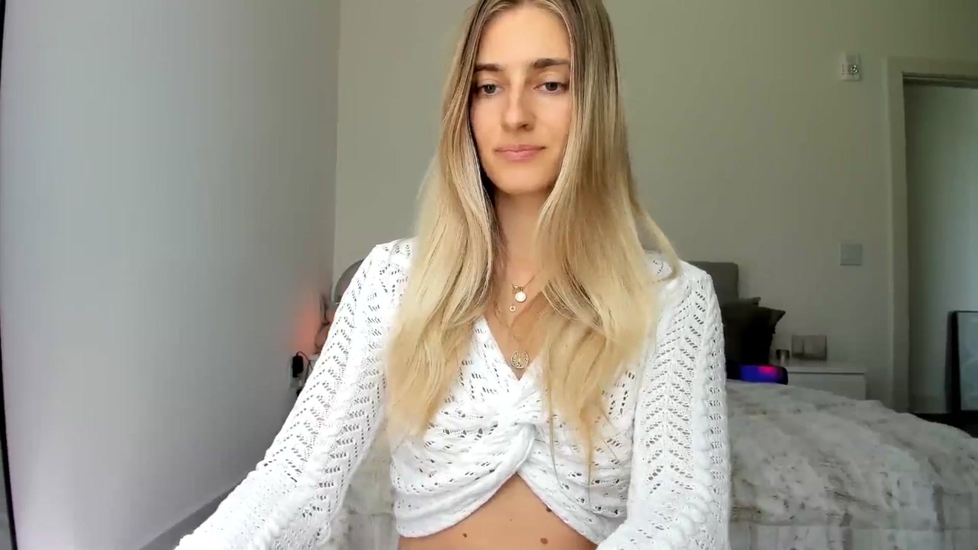 Gallery image thumbnail from Vodka_Queen's myfreecams stream on, 04/03/2025, 23:31 image 4 of 20