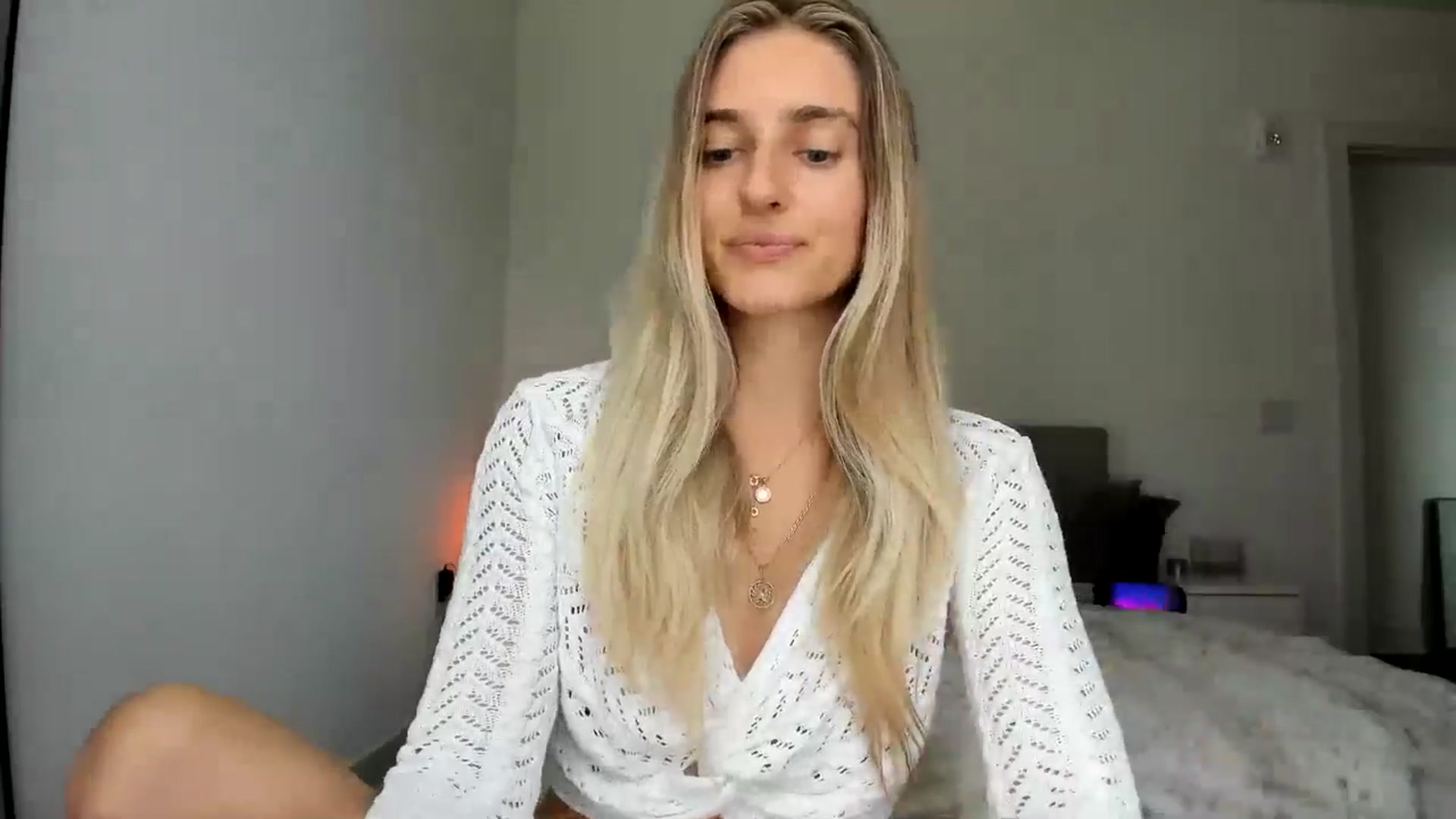 Gallery image thumbnail from Vodka_Queen's myfreecams stream on, 04/03/2025, 23:31 image 13 of 20