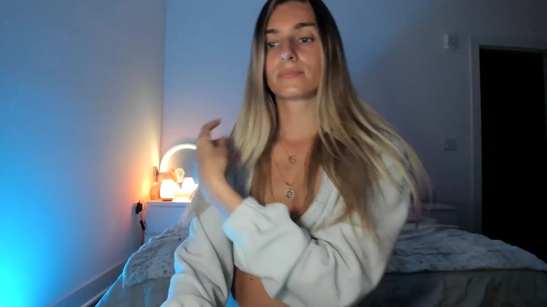 Gallery image thumbnail from Vodka_Queen's myfreecams stream on, 04/05/2025, 06:33 image 13 of 20