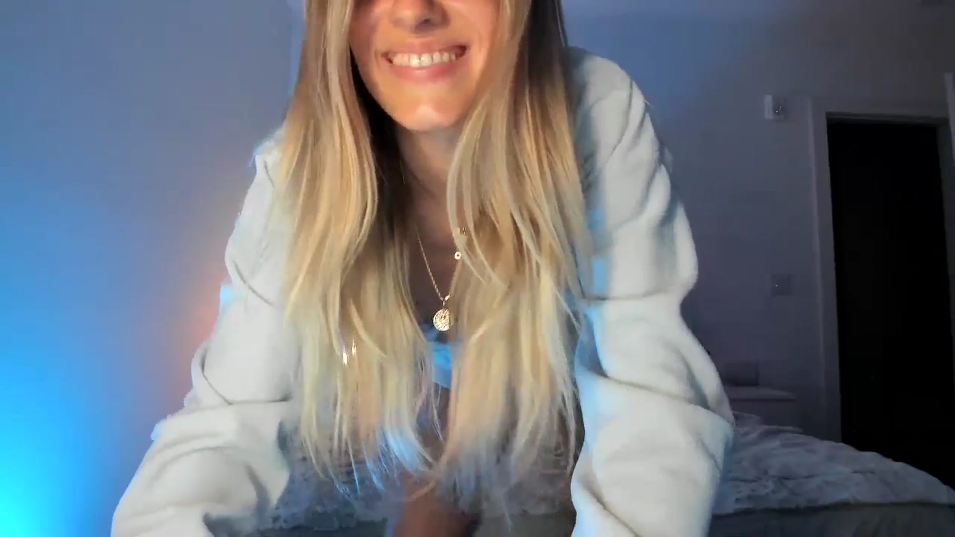Gallery image thumbnail from Vodka_Queen's myfreecams stream on, 04/05/2025, 06:33 image 11 of 20