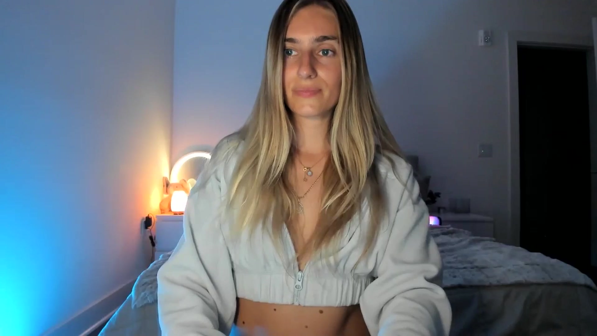 Gallery image thumbnail from Vodka_Queen's myfreecams stream on, 04/05/2025, 06:33 image 15 of 20