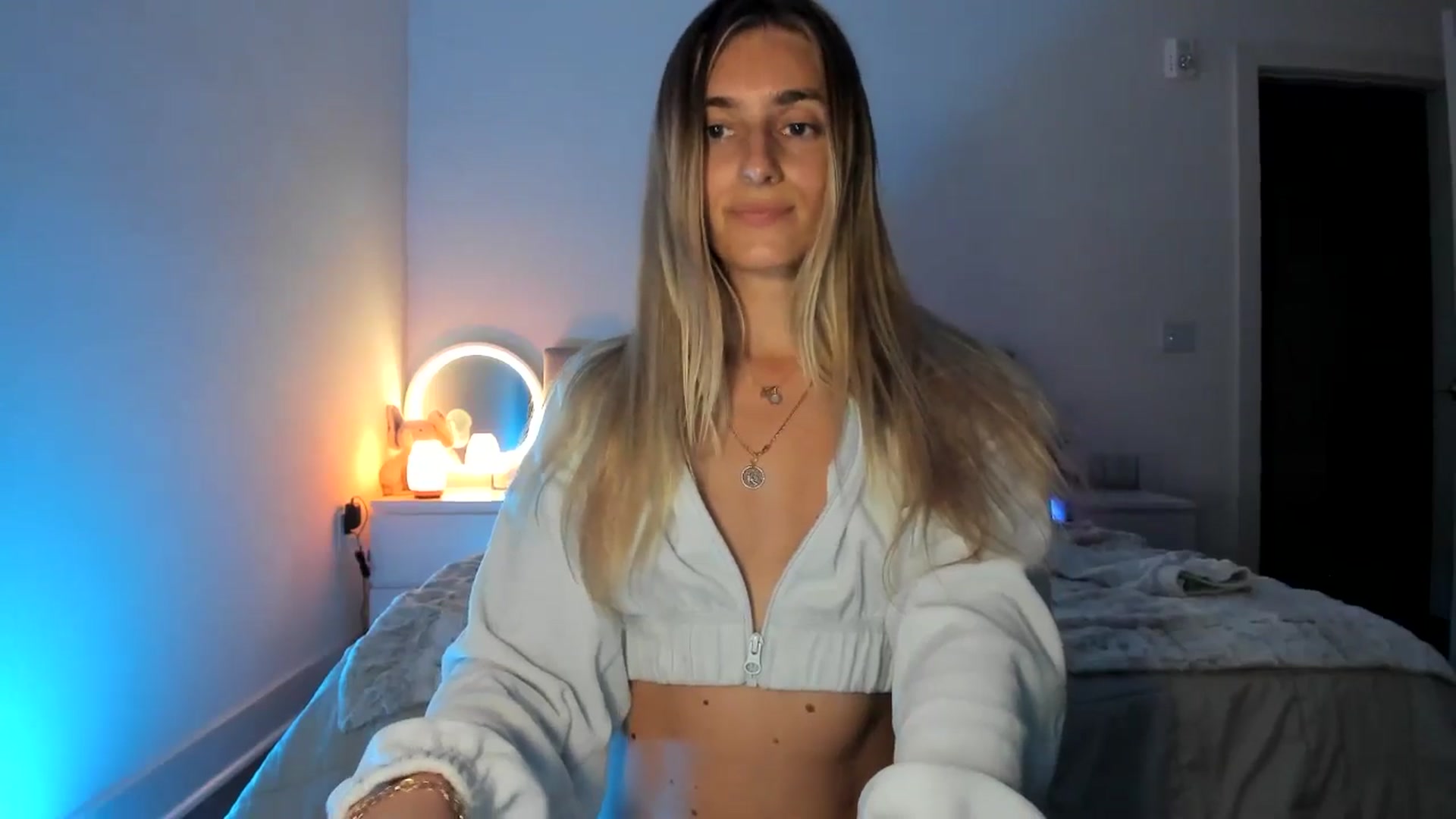 Gallery image thumbnail from Vodka_Queen's myfreecams stream on, 04/05/2025, 10:28 image 13 of 20