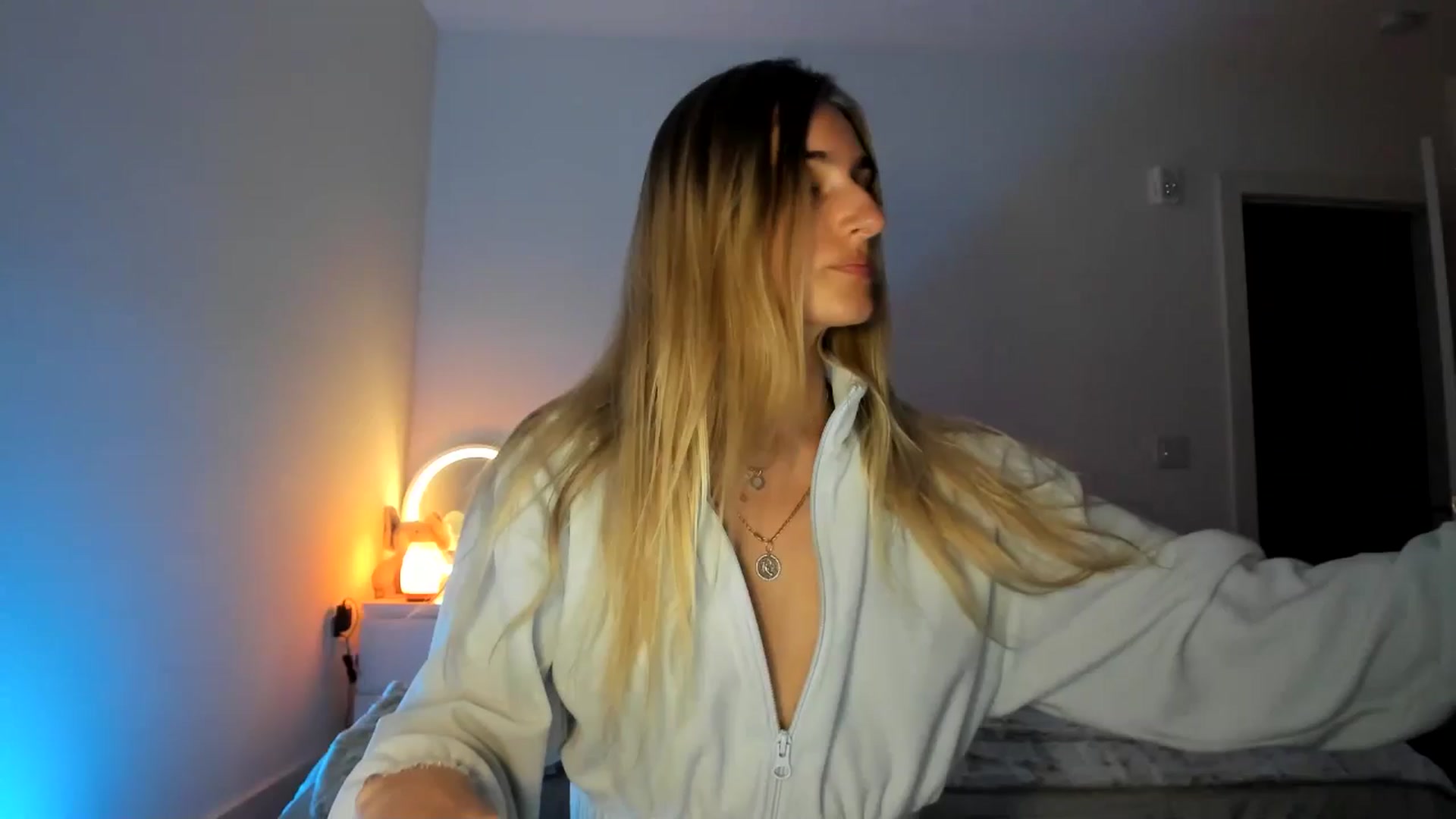 Gallery image thumbnail from Vodka_Queen's myfreecams stream on, 04/05/2025, 10:28 image 1 of 20