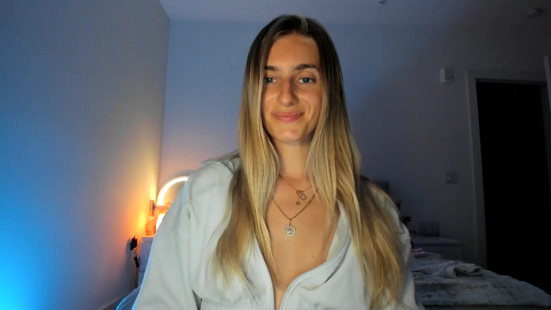 Gallery image thumbnail from Vodka_Queen's myfreecams stream on, 04/05/2025, 10:28 image 19 of 20