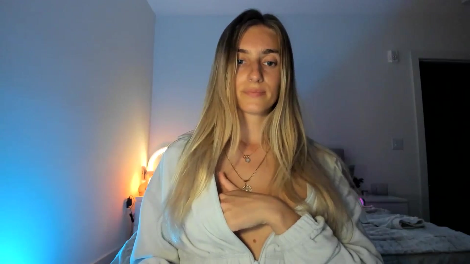 Gallery image thumbnail from Vodka_Queen's myfreecams stream on, 04/05/2025, 10:28 image 10 of 20