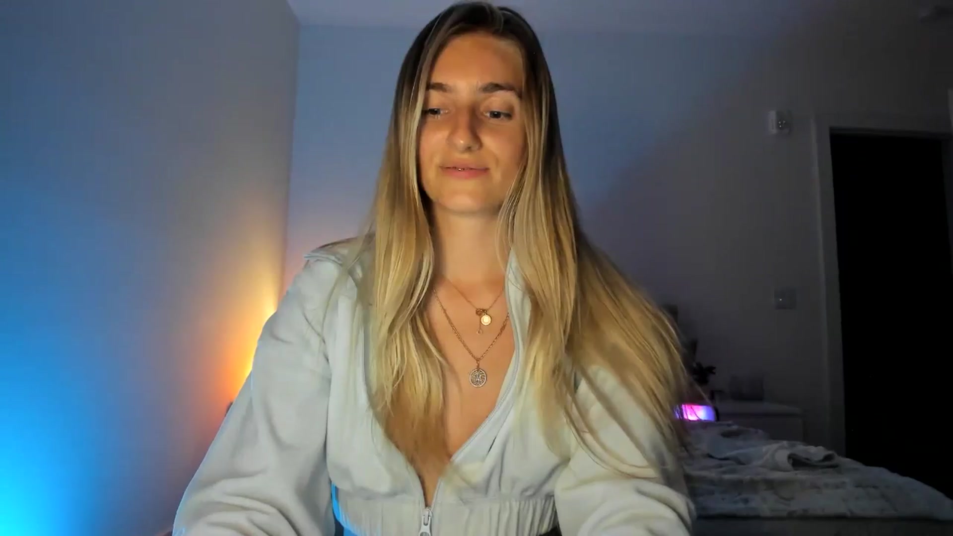 Gallery image thumbnail from Vodka_Queen's myfreecams stream on, 04/05/2025, 10:28 image 20 of 20