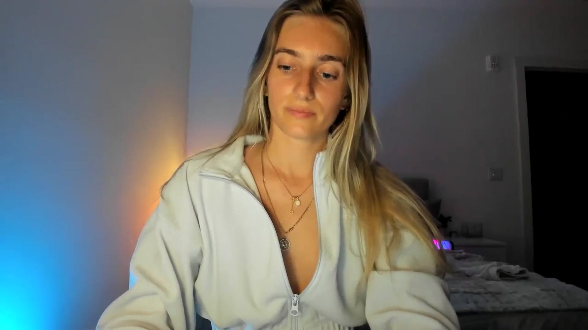 Gallery image thumbnail from Vodka_Queen's myfreecams stream on, 04/05/2025, 10:28 image 4 of 20