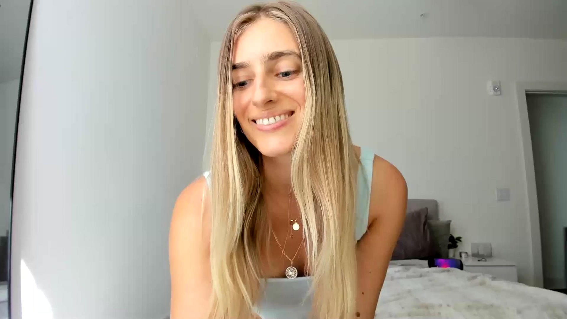 Gallery image thumbnail from Vodka_Queen's myfreecams stream on, 04/05/2025, 22:41 image 18 of 20