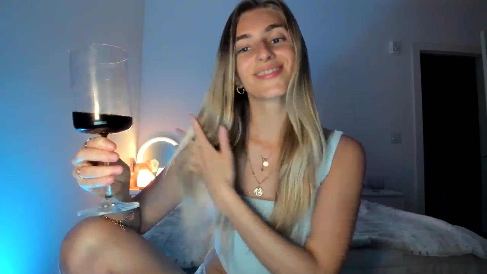 Gallery image thumbnail from Vodka_Queen's myfreecams stream on, 04/06/2025, 05:35 image 9 of 20