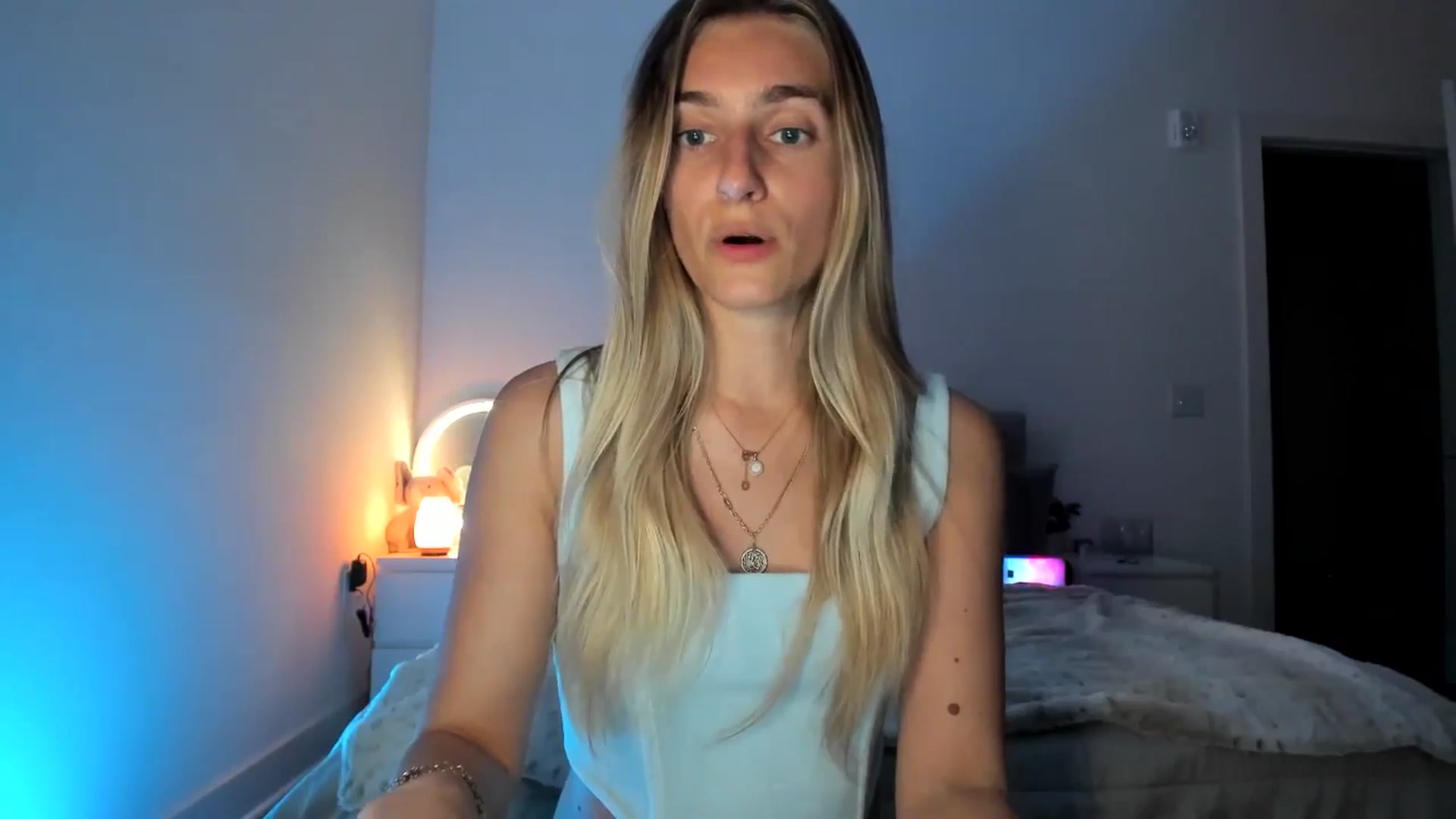 Gallery image thumbnail from Vodka_Queen's myfreecams stream on, 04/06/2025, 05:35 image 12 of 20