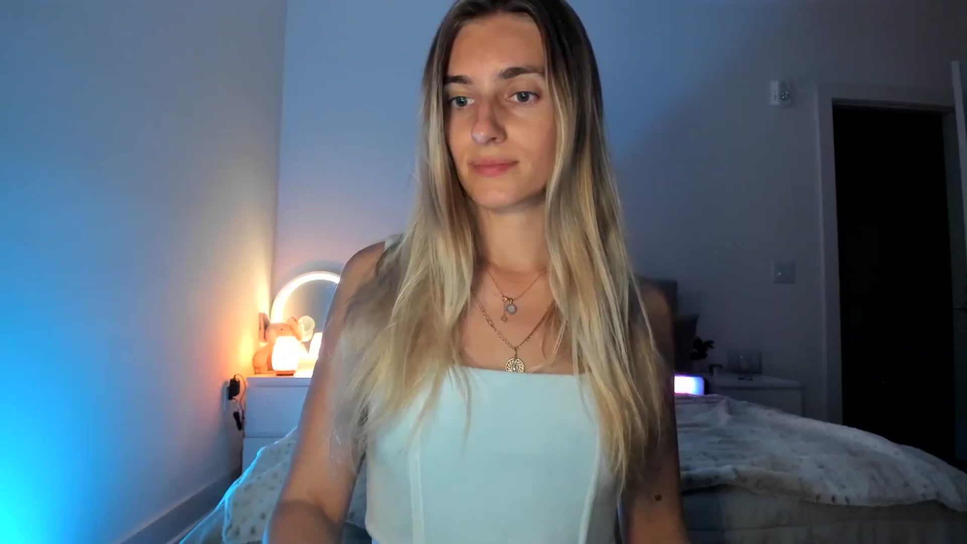 Gallery image thumbnail from Vodka_Queen's myfreecams stream on, 04/06/2025, 05:35 image 6 of 20