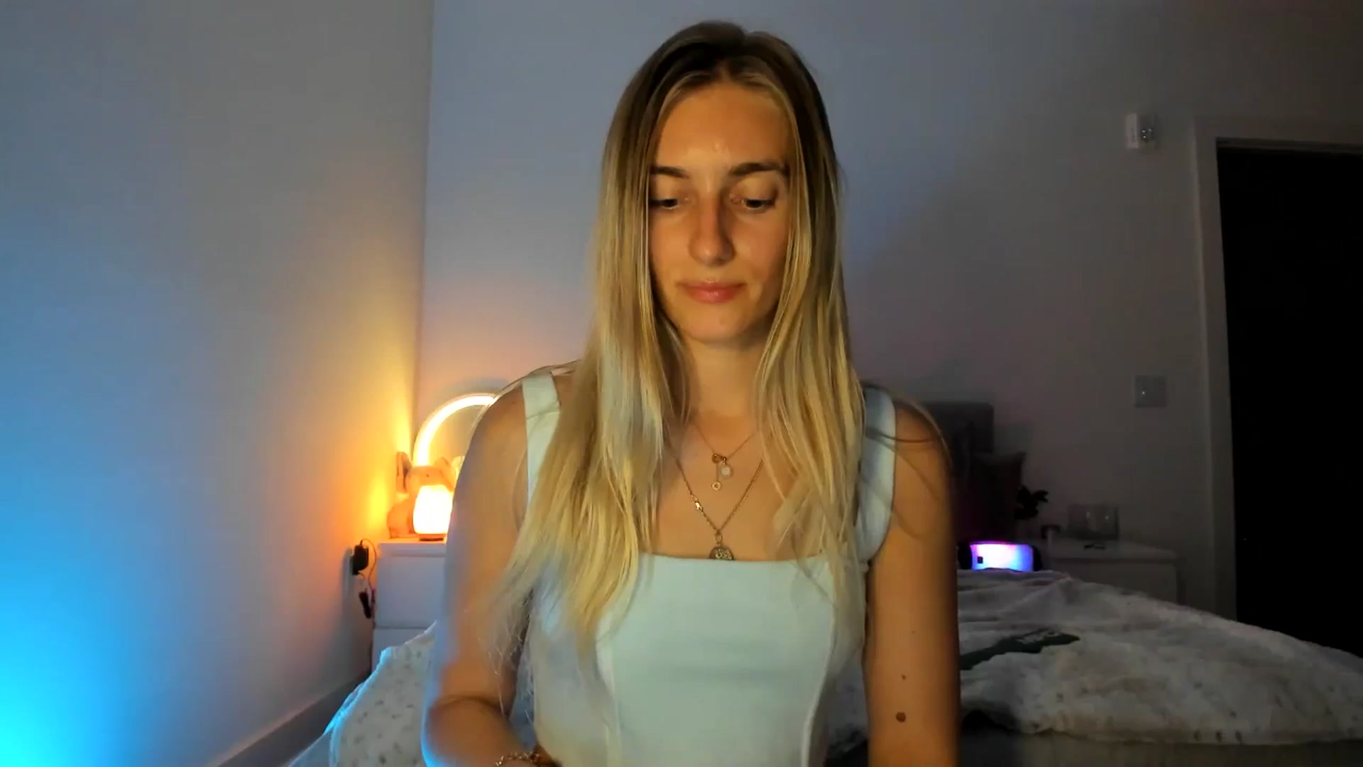 Gallery image thumbnail from Vodka_Queen's myfreecams stream on, 04/06/2025, 06:48 image 10 of 20