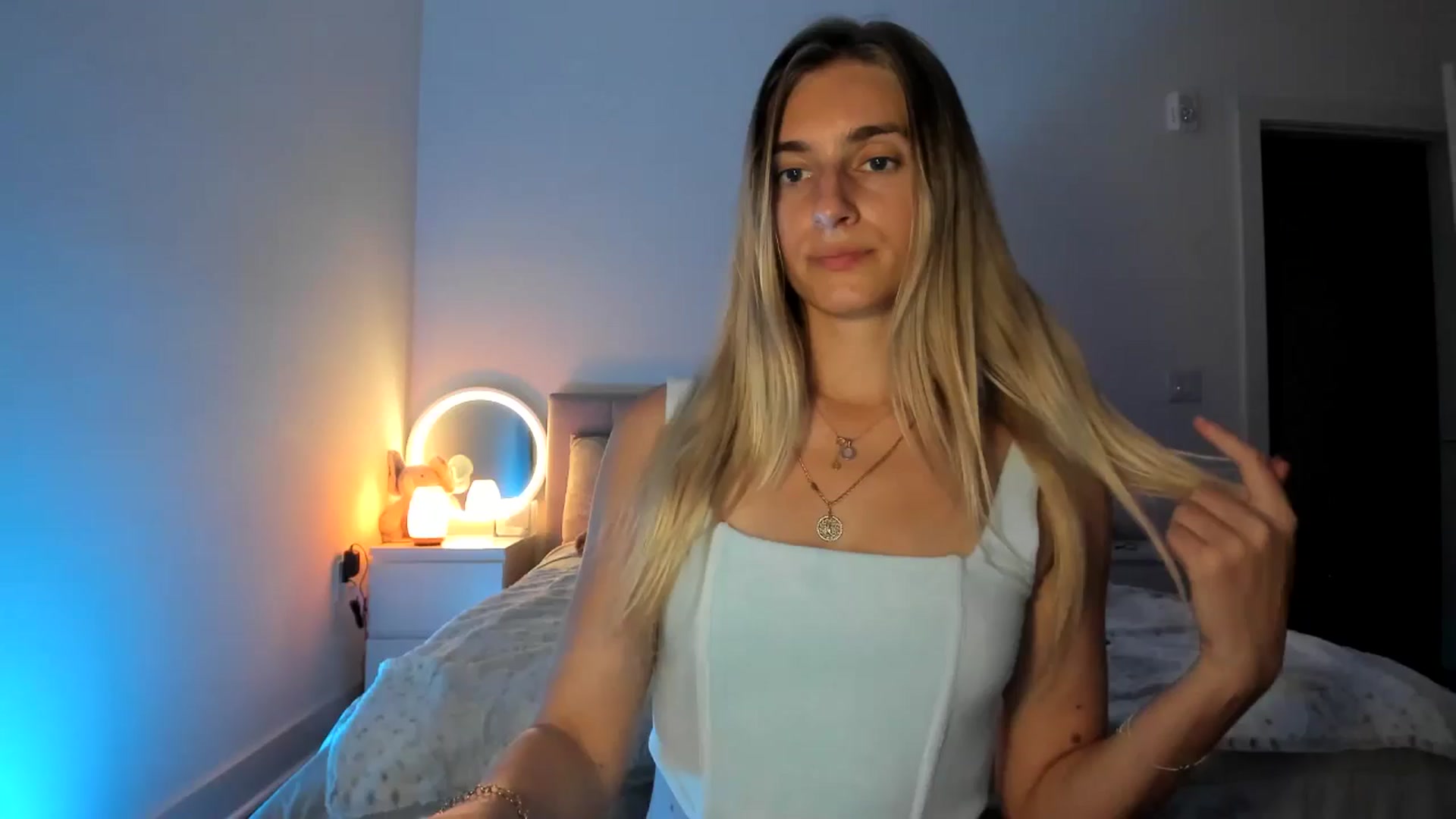 Gallery image thumbnail from Vodka_Queen's myfreecams stream on, 04/06/2025, 06:48 image 6 of 20