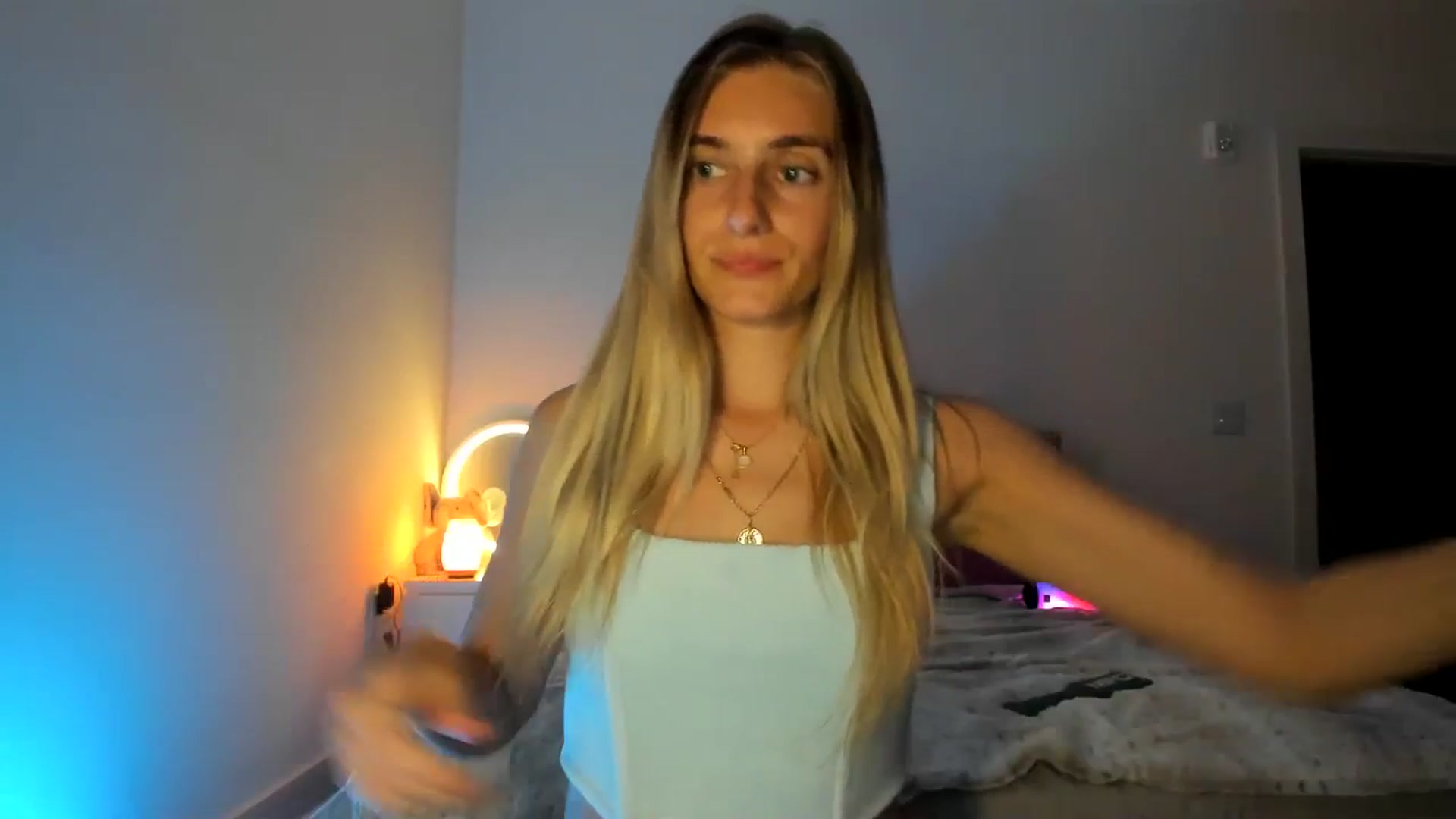 Gallery image thumbnail from Vodka_Queen's myfreecams stream on, 04/06/2025, 06:48 image 8 of 20