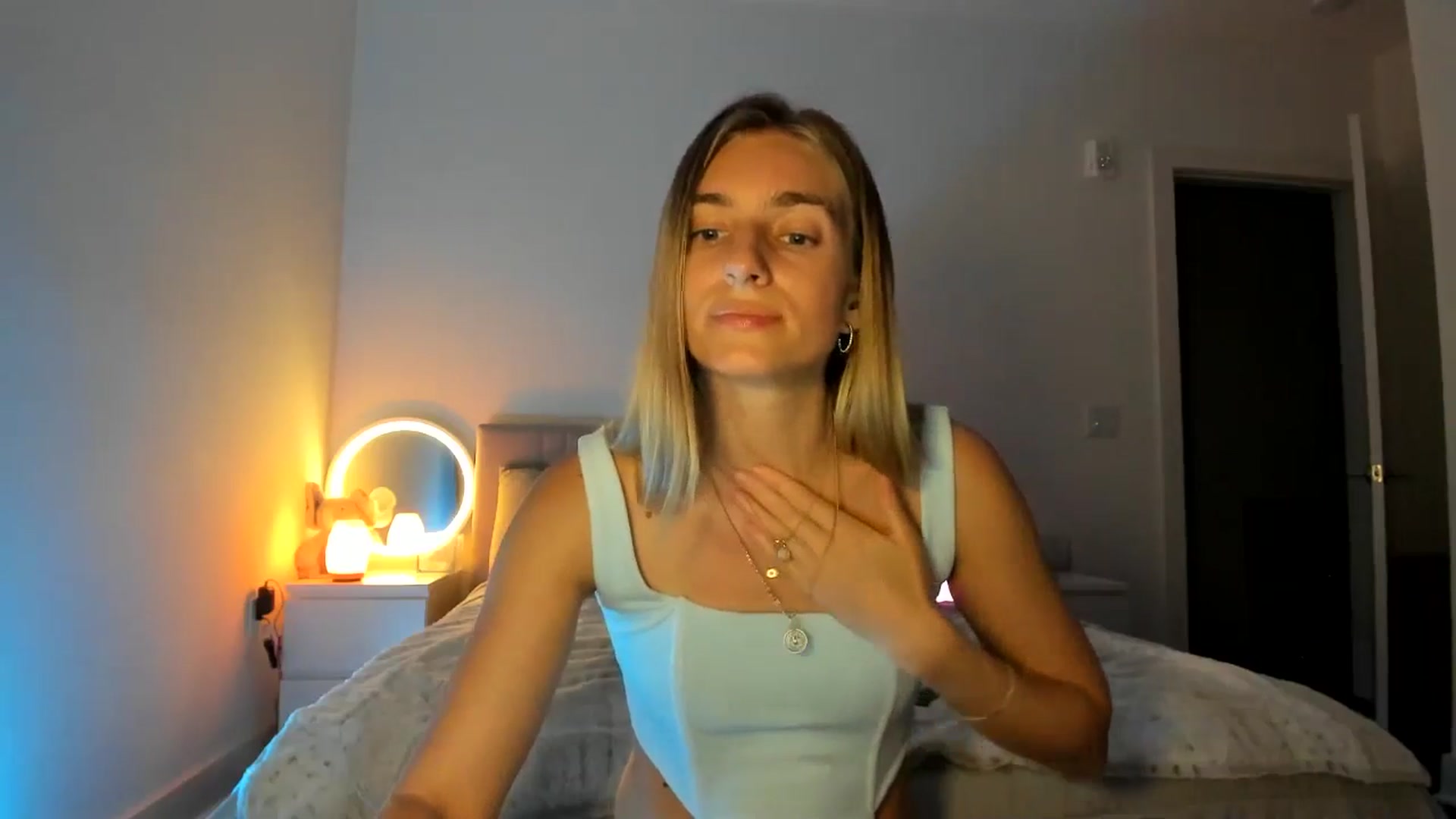 Gallery image thumbnail from Vodka_Queen's myfreecams stream on, 04/06/2025, 06:48 image 14 of 20