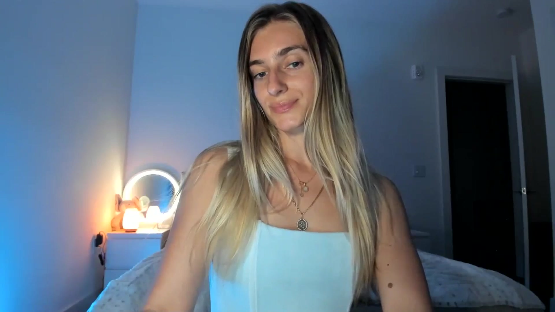 Gallery image thumbnail from Vodka_Queen's myfreecams stream on, 04/06/2025, 06:48 image 19 of 20