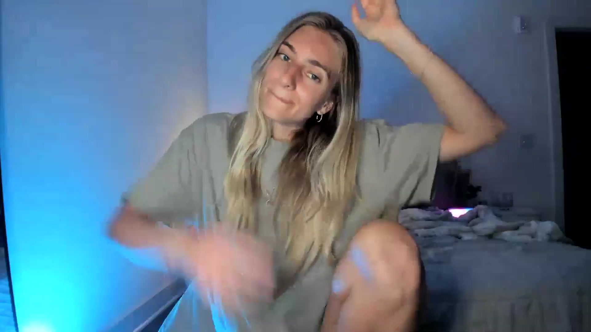 Gallery image thumbnail from Vodka_Queen's myfreecams stream on, 04/08/2025, 08:14 image 7 of 20
