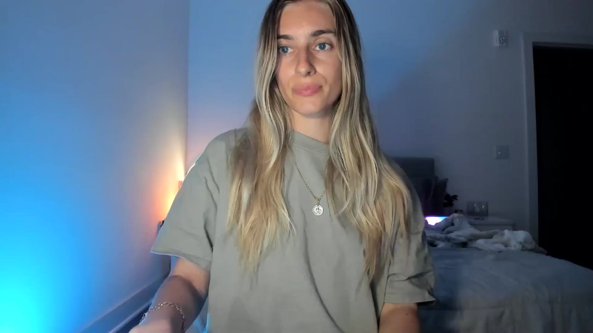 Gallery image thumbnail from Vodka_Queen's myfreecams stream on, 04/08/2025, 08:14 image 14 of 20