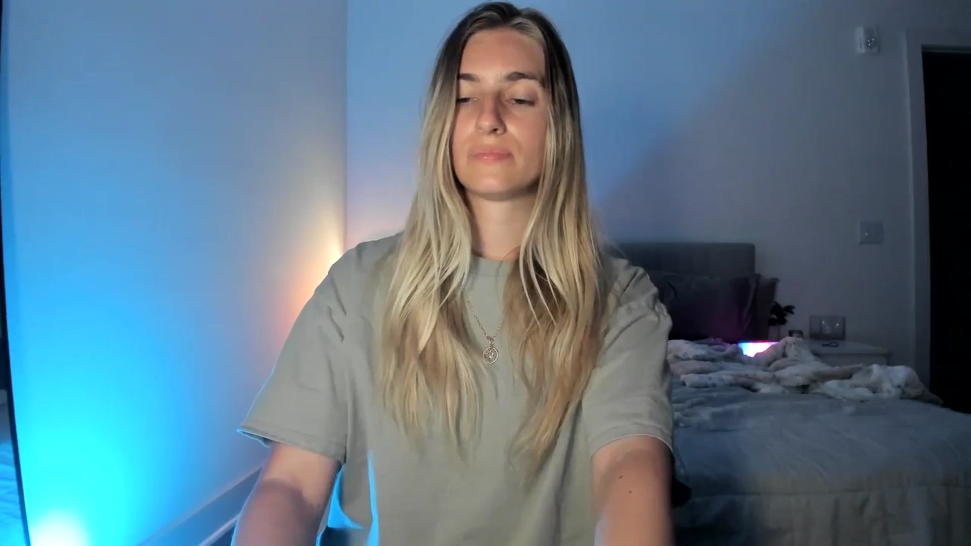 Gallery image thumbnail from Vodka_Queen's myfreecams stream on, 04/08/2025, 08:14 image 8 of 20
