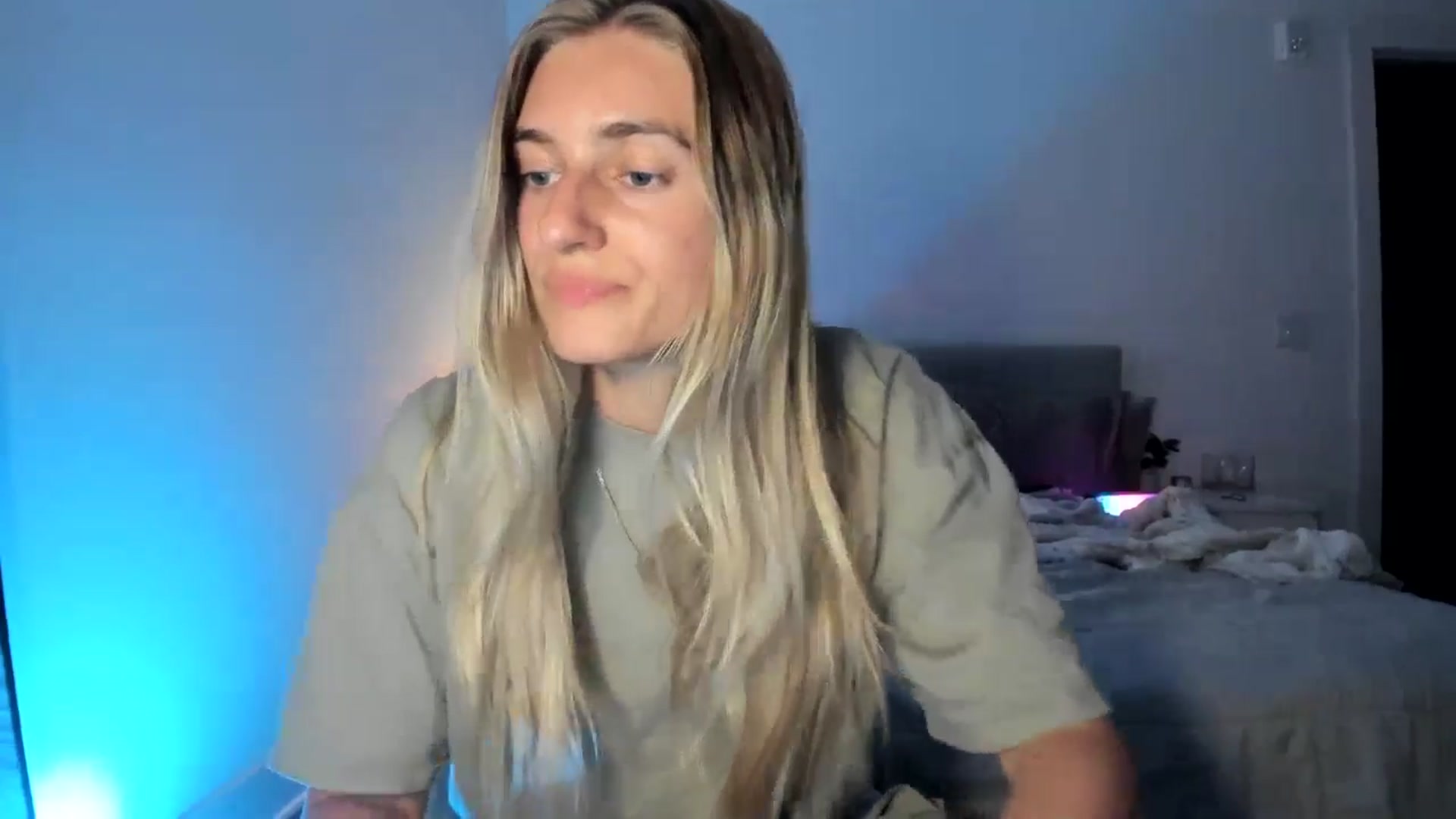 Gallery image thumbnail from Vodka_Queen's myfreecams stream on, 04/08/2025, 08:14 image 9 of 20