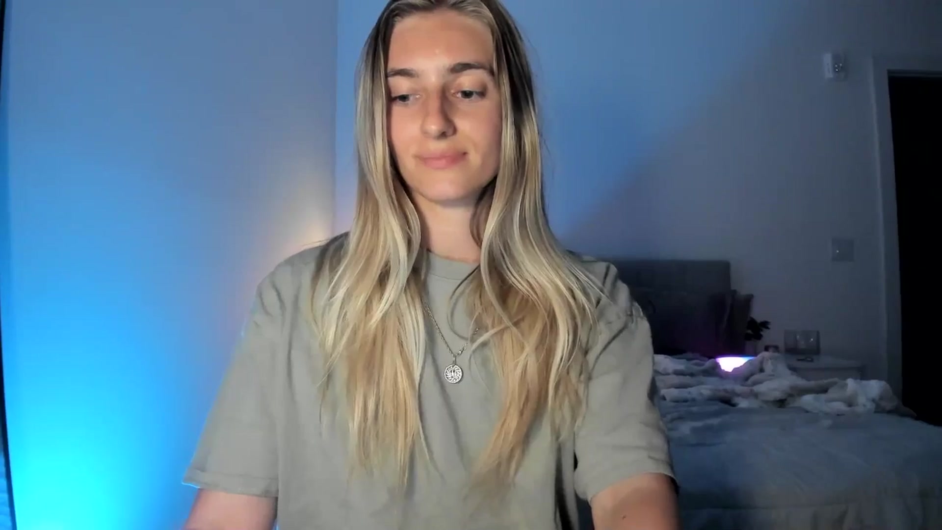 Gallery image thumbnail from Vodka_Queen's myfreecams stream on, 04/08/2025, 08:14 image 10 of 20