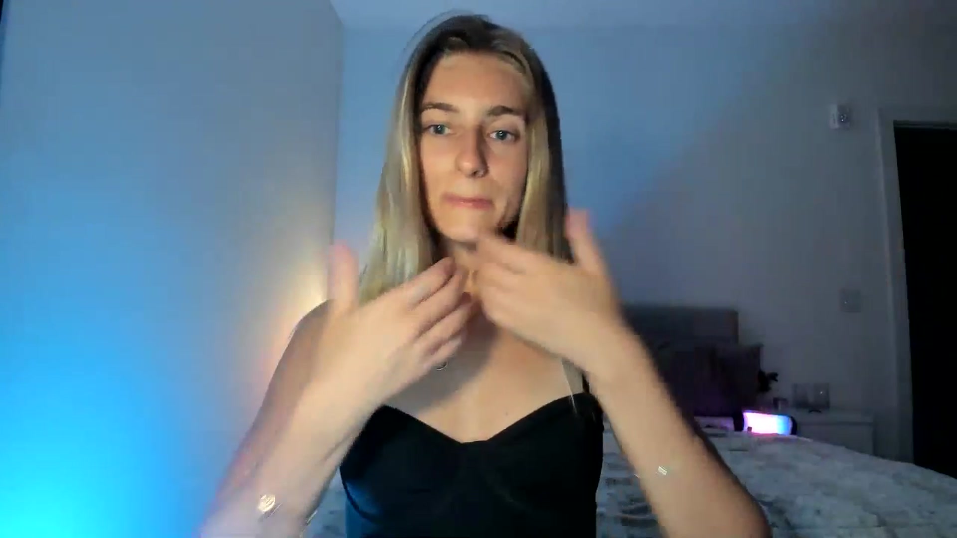 Gallery image thumbnail from Vodka_Queen's myfreecams stream on, 04/10/2025, 06:32 image 2 of 20