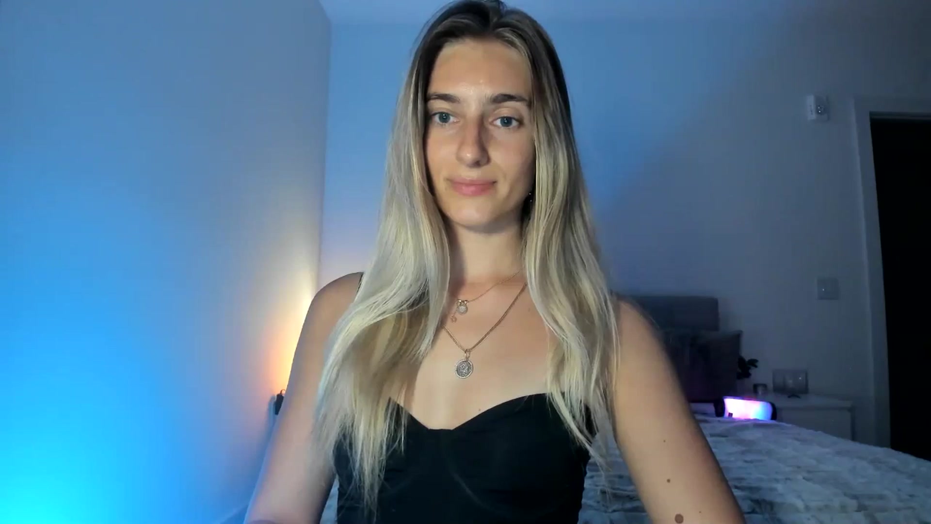 Gallery image thumbnail from Vodka_Queen's myfreecams stream on, 04/10/2025, 06:32 image 8 of 20