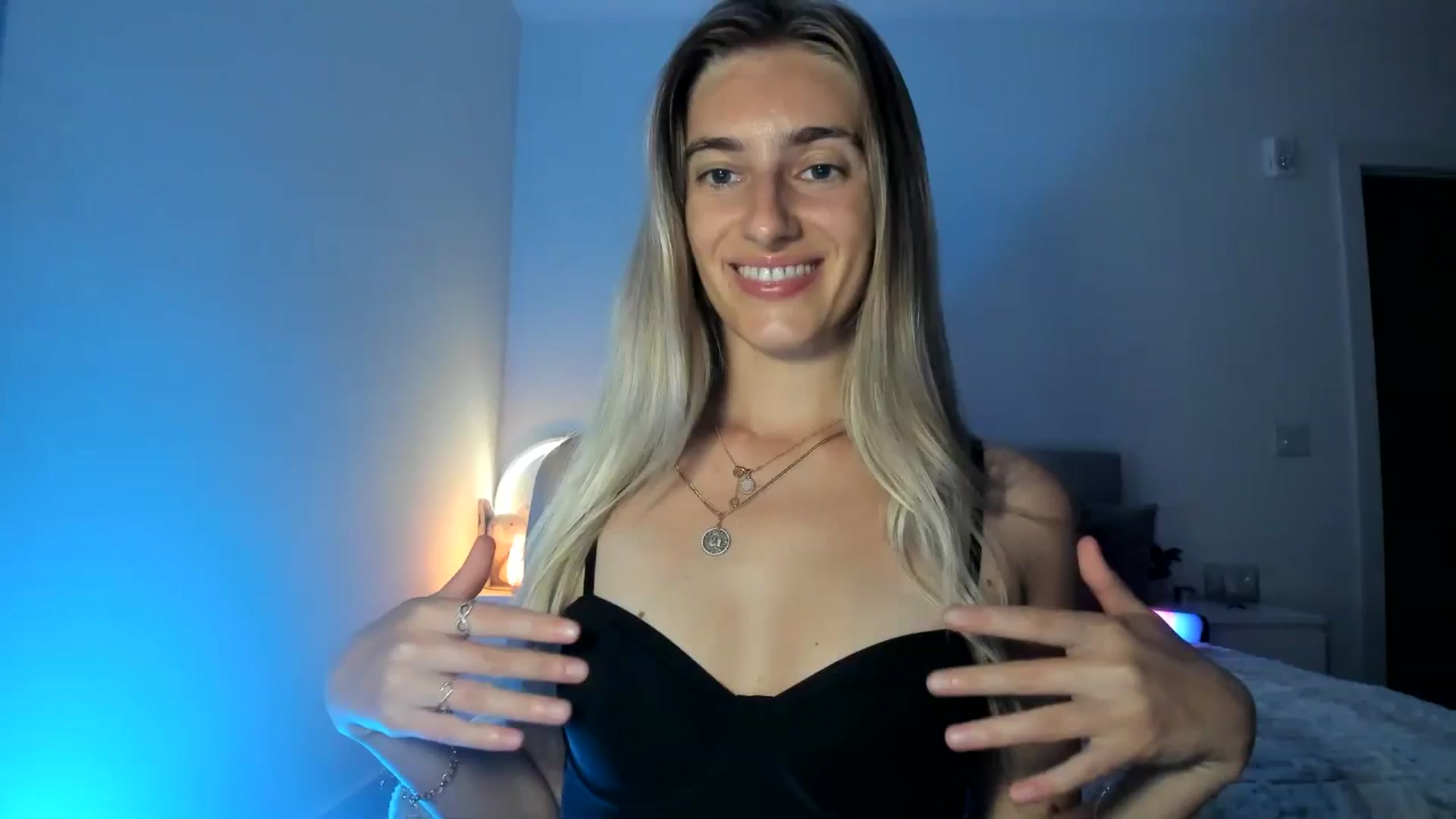 Gallery image thumbnail from Vodka_Queen's myfreecams stream on, 04/10/2025, 06:32 image 3 of 20