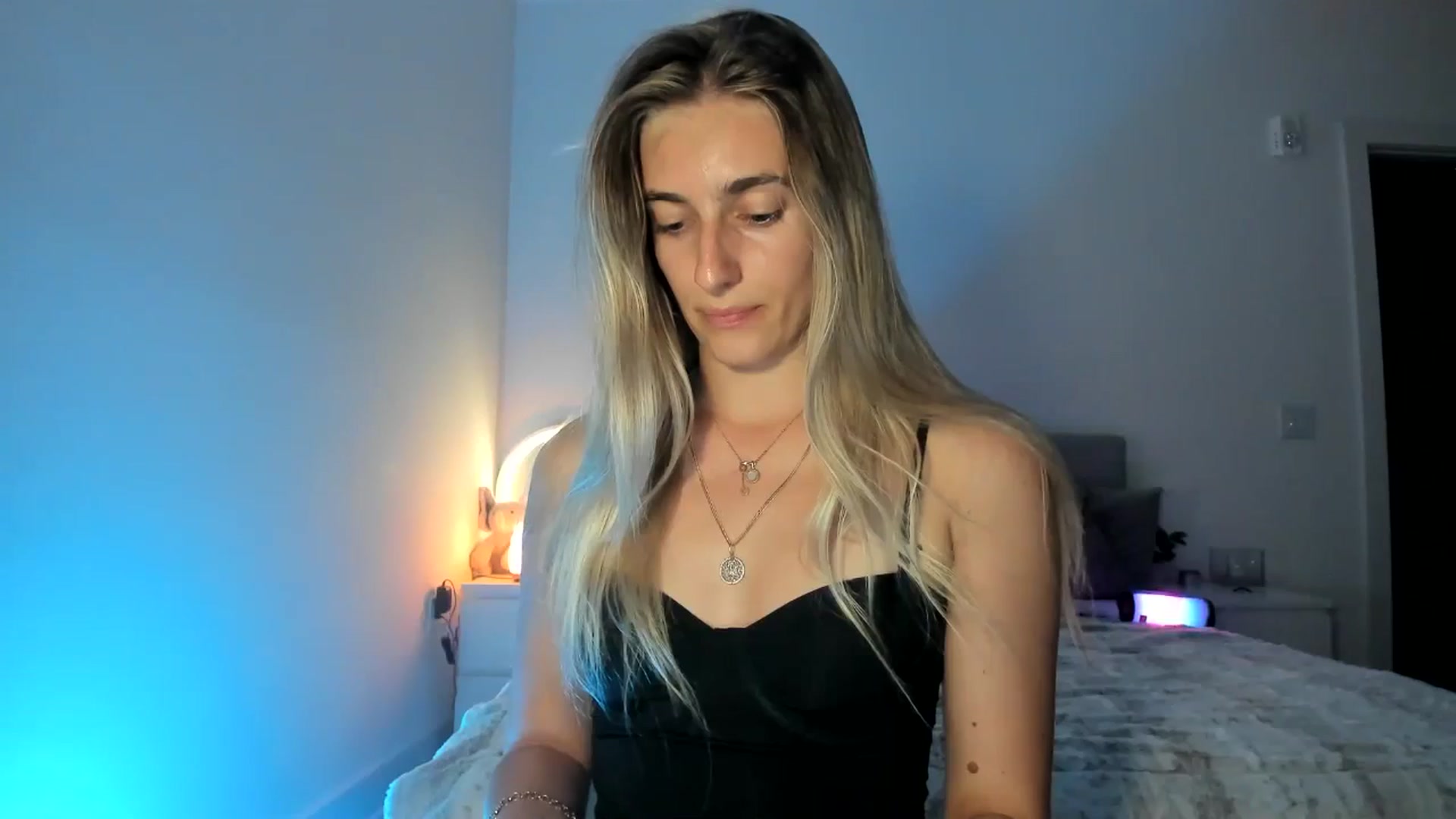 Gallery image thumbnail from Vodka_Queen's myfreecams stream on, 04/10/2025, 06:32 image 7 of 20
