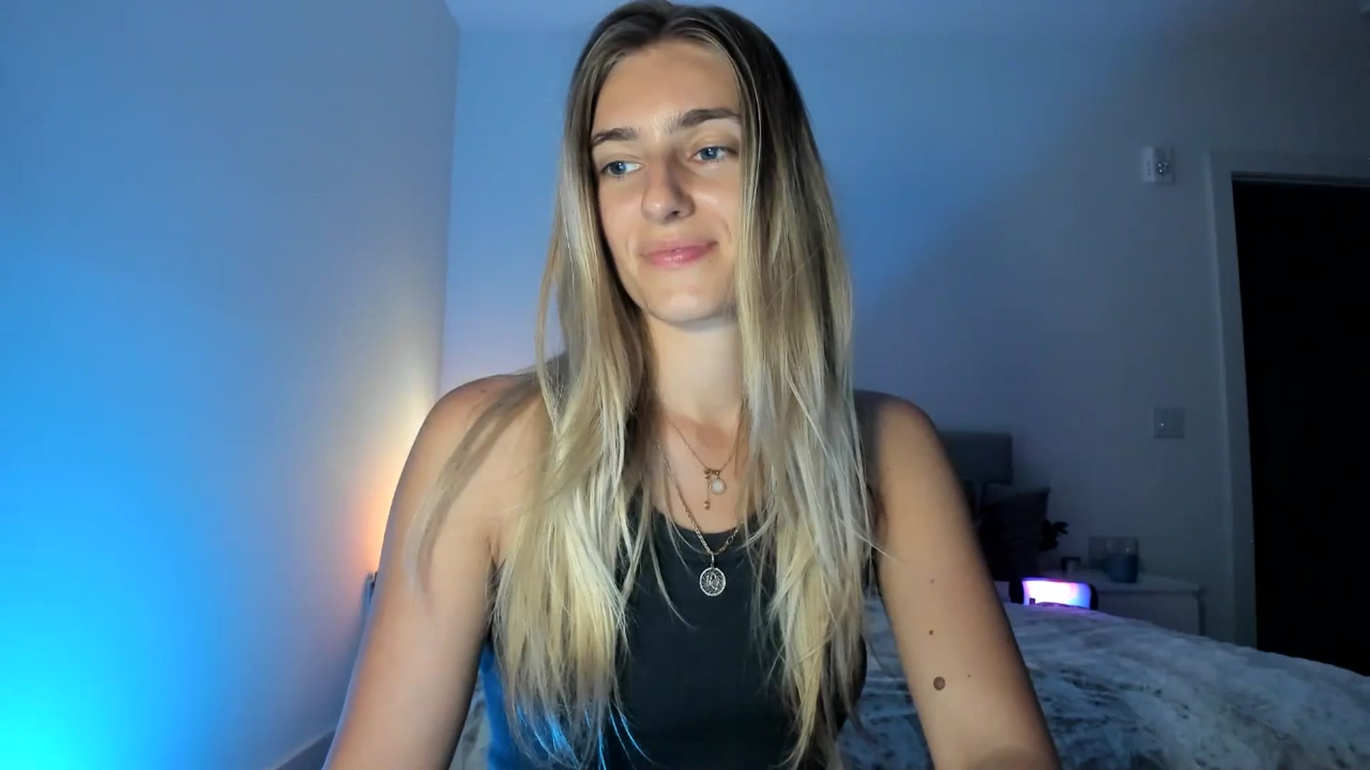 Gallery image thumbnail from Vodka_Queen's myfreecams stream on, 04/16/2025, 07:35 image 9 of 20