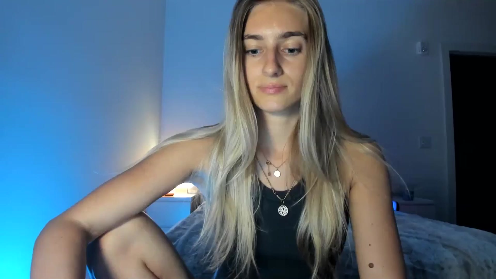 Gallery image thumbnail from Vodka_Queen's myfreecams stream on, 04/16/2025, 07:35 image 1 of 20