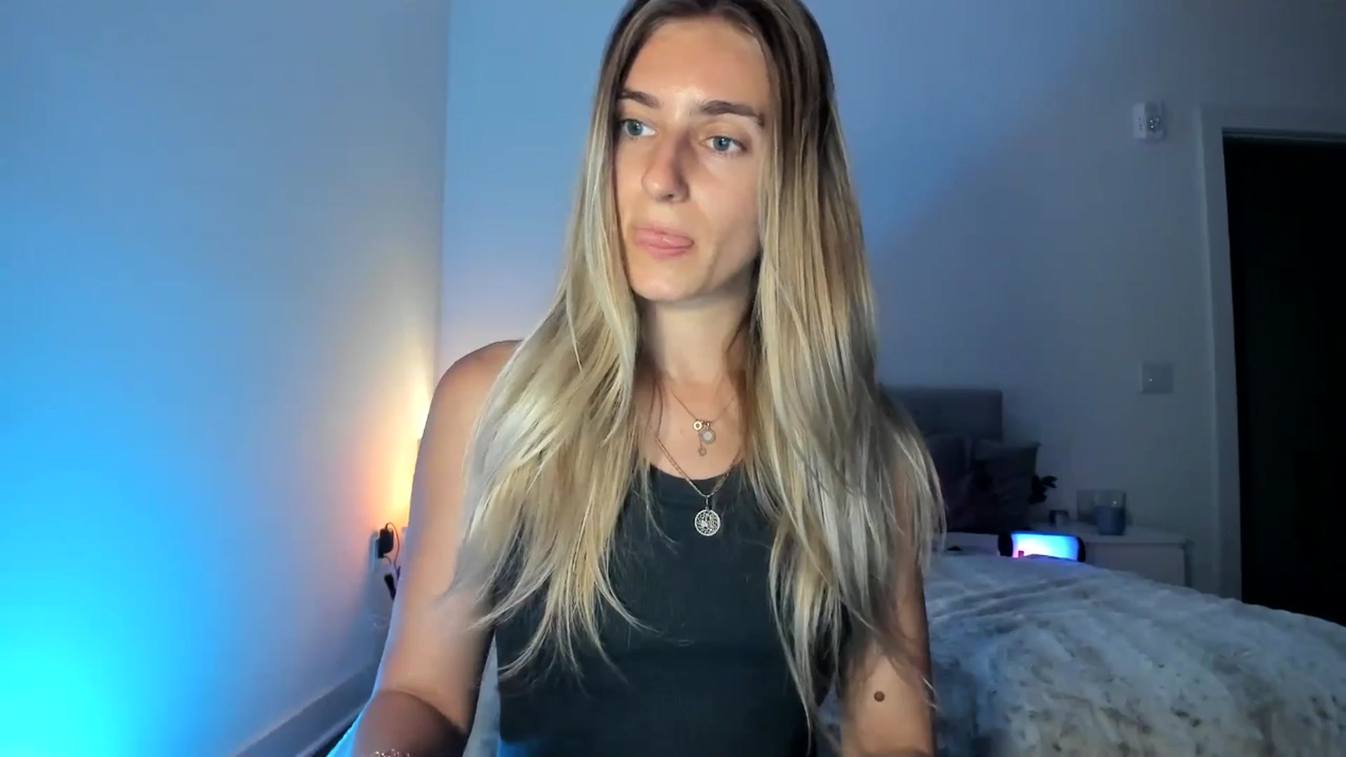 Gallery image thumbnail from Vodka_Queen's myfreecams stream on, 04/16/2025, 07:35 image 16 of 20