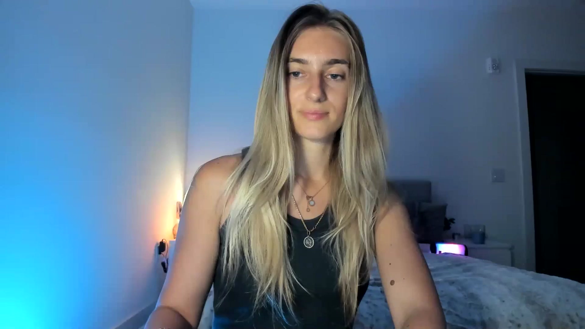 Gallery image thumbnail from Vodka_Queen's myfreecams stream on, 04/16/2025, 07:35 image 11 of 20