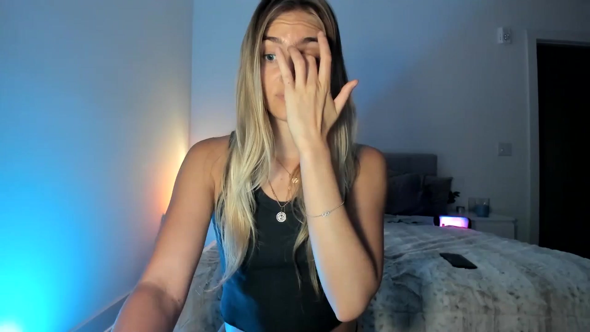 Gallery image thumbnail from Vodka_Queen's myfreecams stream on, 04/16/2025, 07:35 image 19 of 20