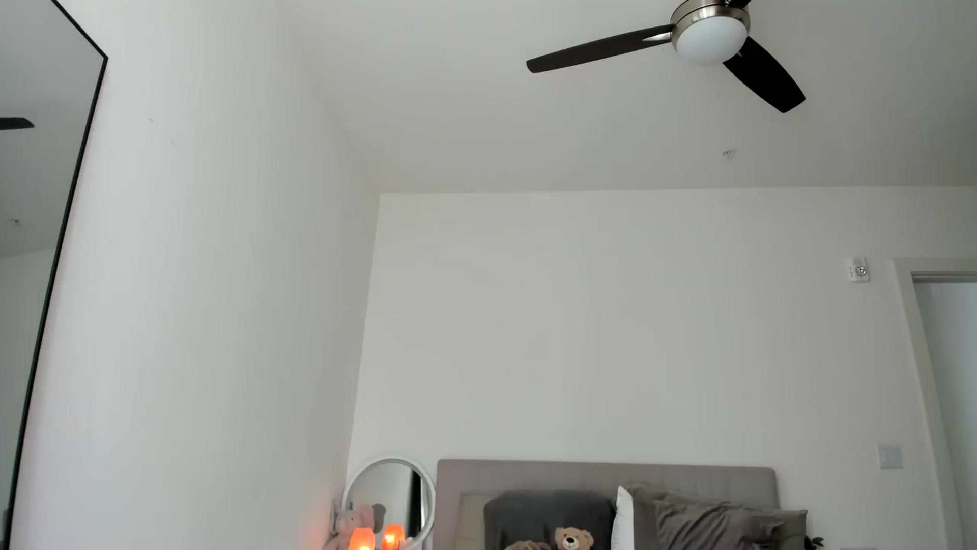 Gallery image thumbnail from Vodka_Queen's myfreecams stream on, 04/17/2025, 24:23 image 13 of 20