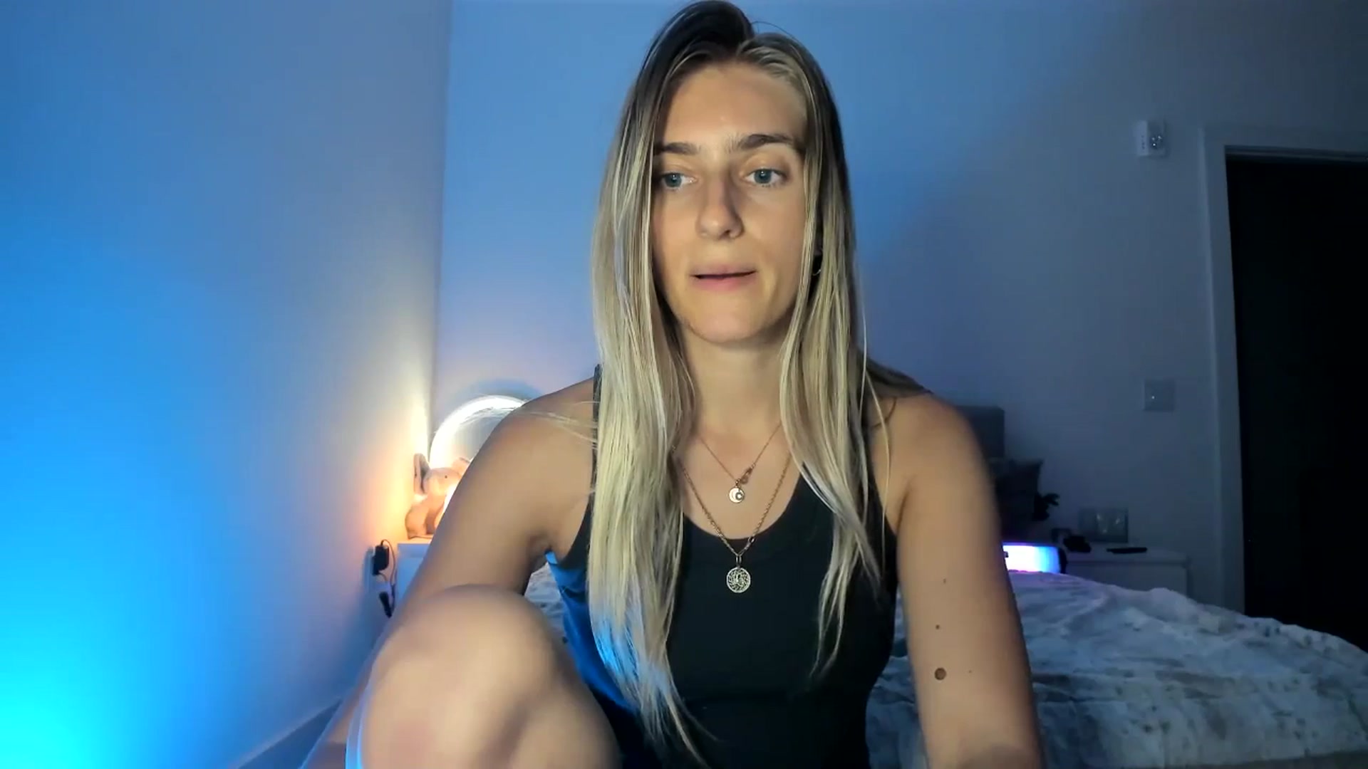 Gallery image thumbnail from Vodka_Queen's myfreecams stream on, 04/18/2025, 07:00 image 20 of 20