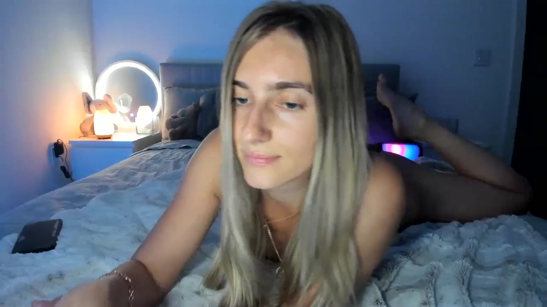 Gallery image thumbnail from Vodka_Queen's myfreecams stream on, 04/20/2025, 08:59 image 15 of 20