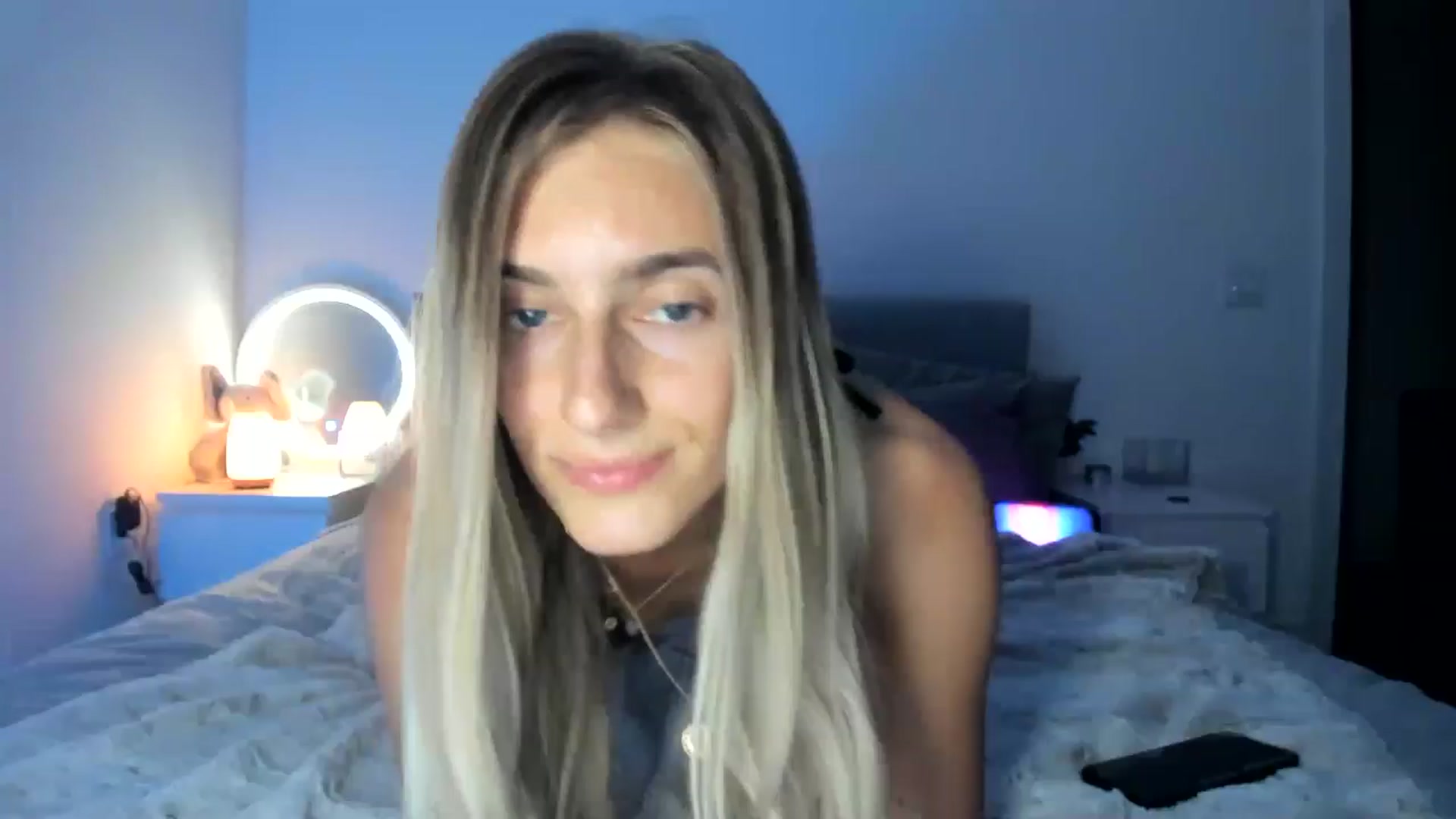 Gallery image thumbnail from Vodka_Queen's myfreecams stream on, 04/20/2025, 08:59 image 14 of 20