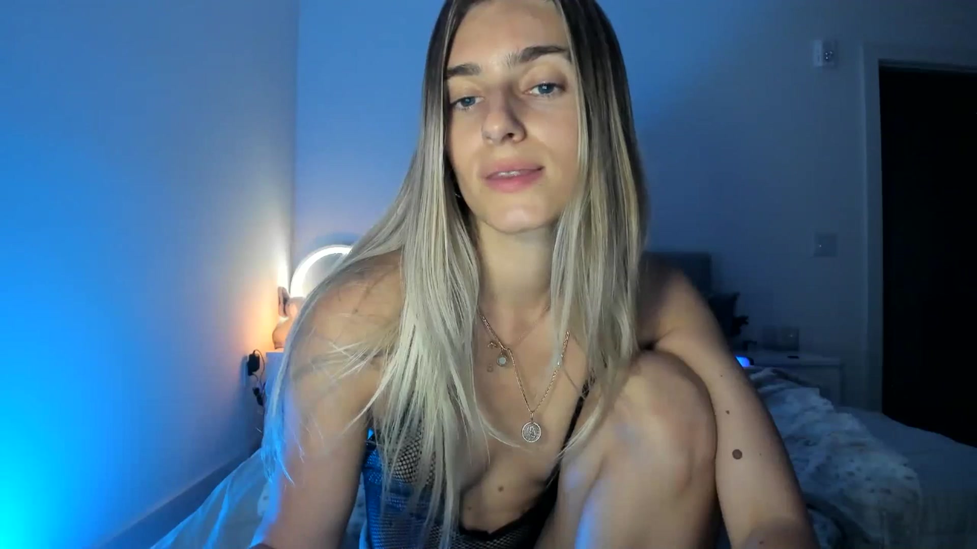 Gallery image thumbnail from Vodka_Queen's myfreecams stream on, 04/20/2025, 08:59 image 10 of 20