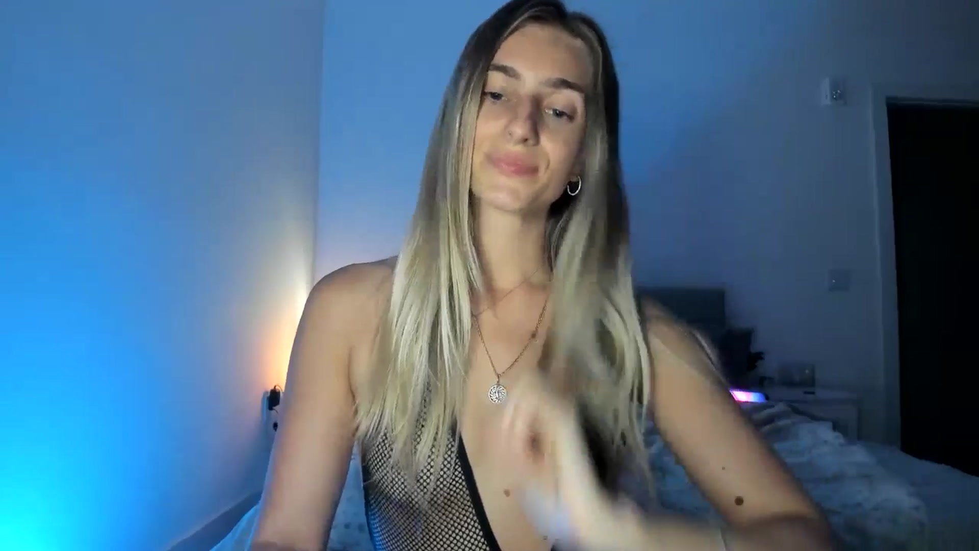 Gallery image thumbnail from Vodka_Queen's myfreecams stream on, 04/20/2025, 08:59 image 9 of 20
