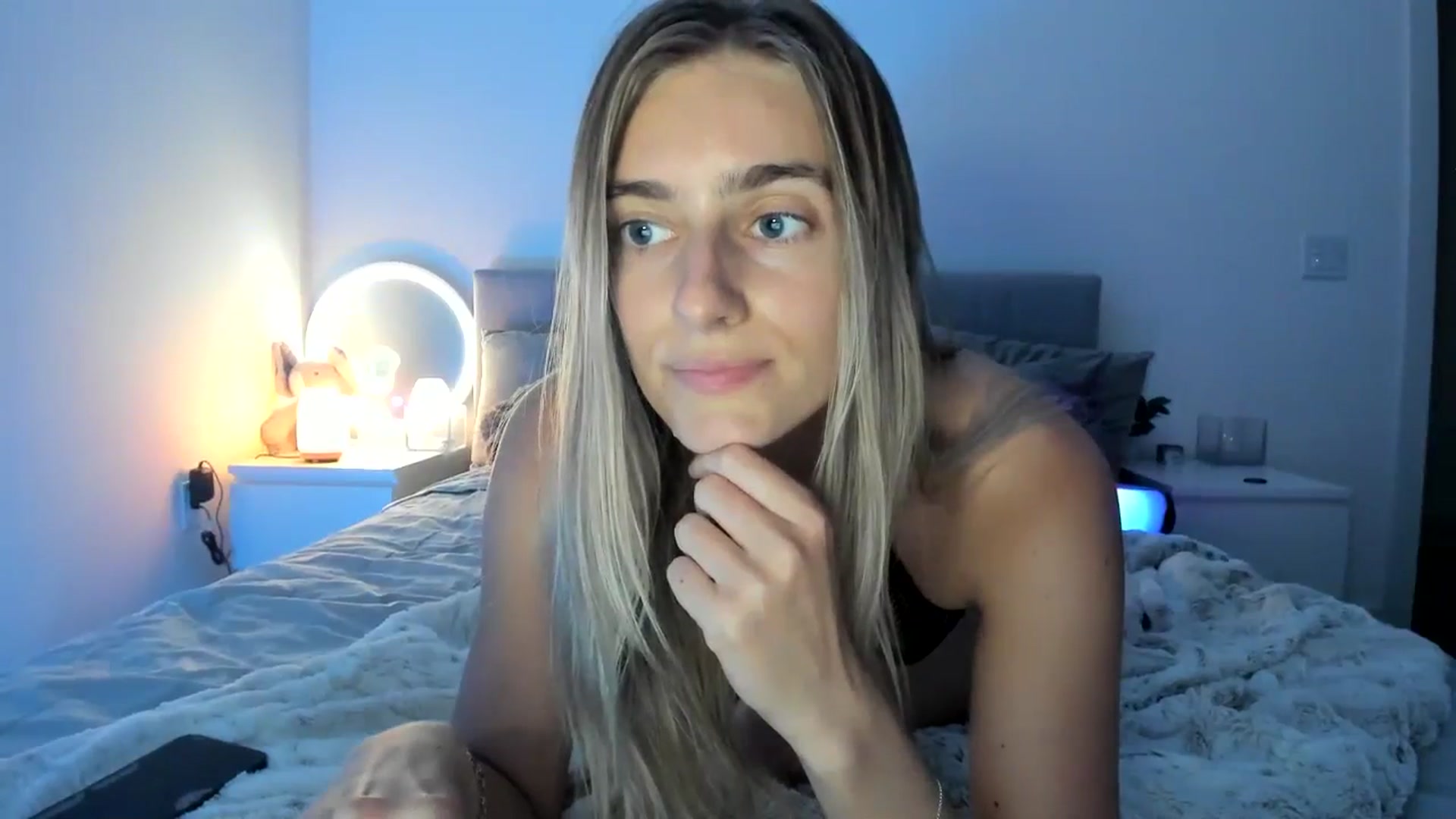 Gallery image thumbnail from Vodka_Queen's myfreecams stream on, 04/20/2025, 08:59 image 18 of 20