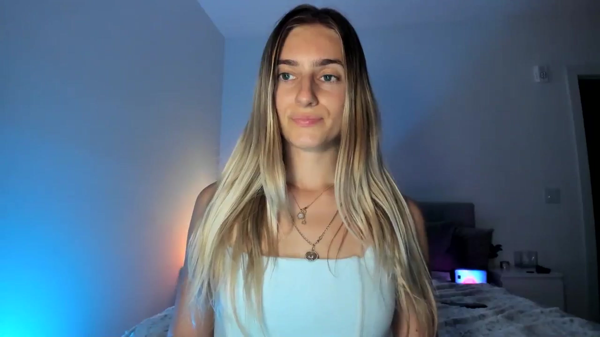 Gallery image thumbnail from Vodka_Queen's myfreecams stream on, 04/21/2025, 09:32 image 20 of 20
