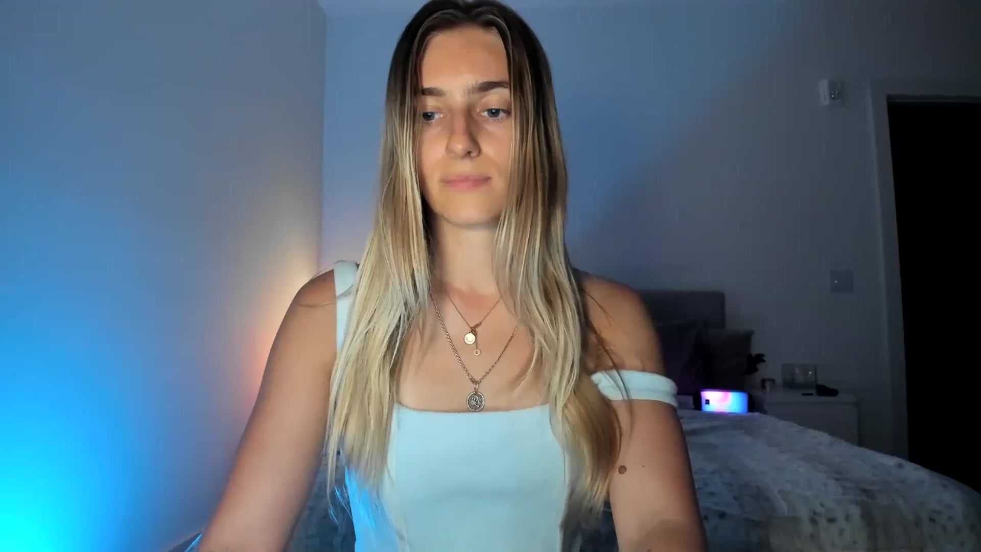 Gallery image thumbnail from Vodka_Queen's myfreecams stream on, 04/21/2025, 09:32 image 9 of 20