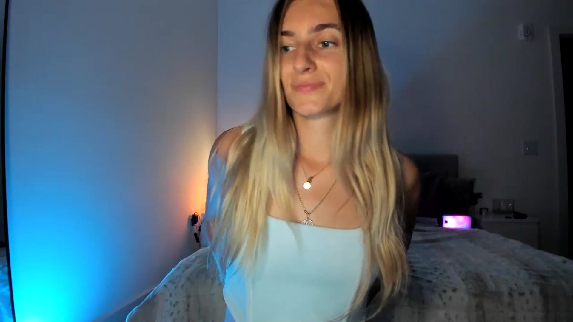 Gallery image thumbnail from Vodka_Queen's myfreecams stream on, 04/21/2025, 09:32 image 6 of 20