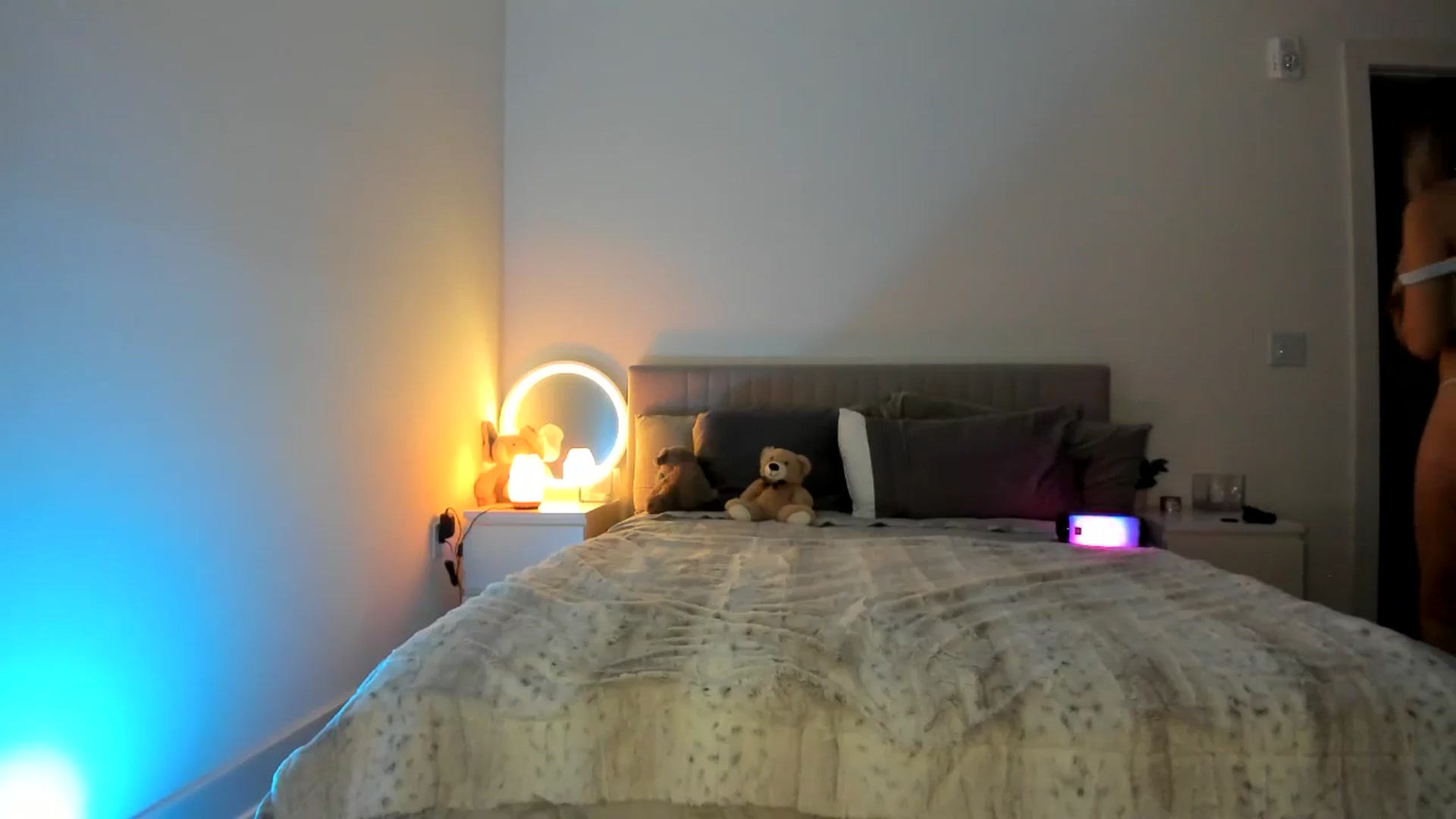 Gallery image thumbnail from Vodka_Queen's myfreecams stream on, 04/21/2025, 09:32 image 12 of 20