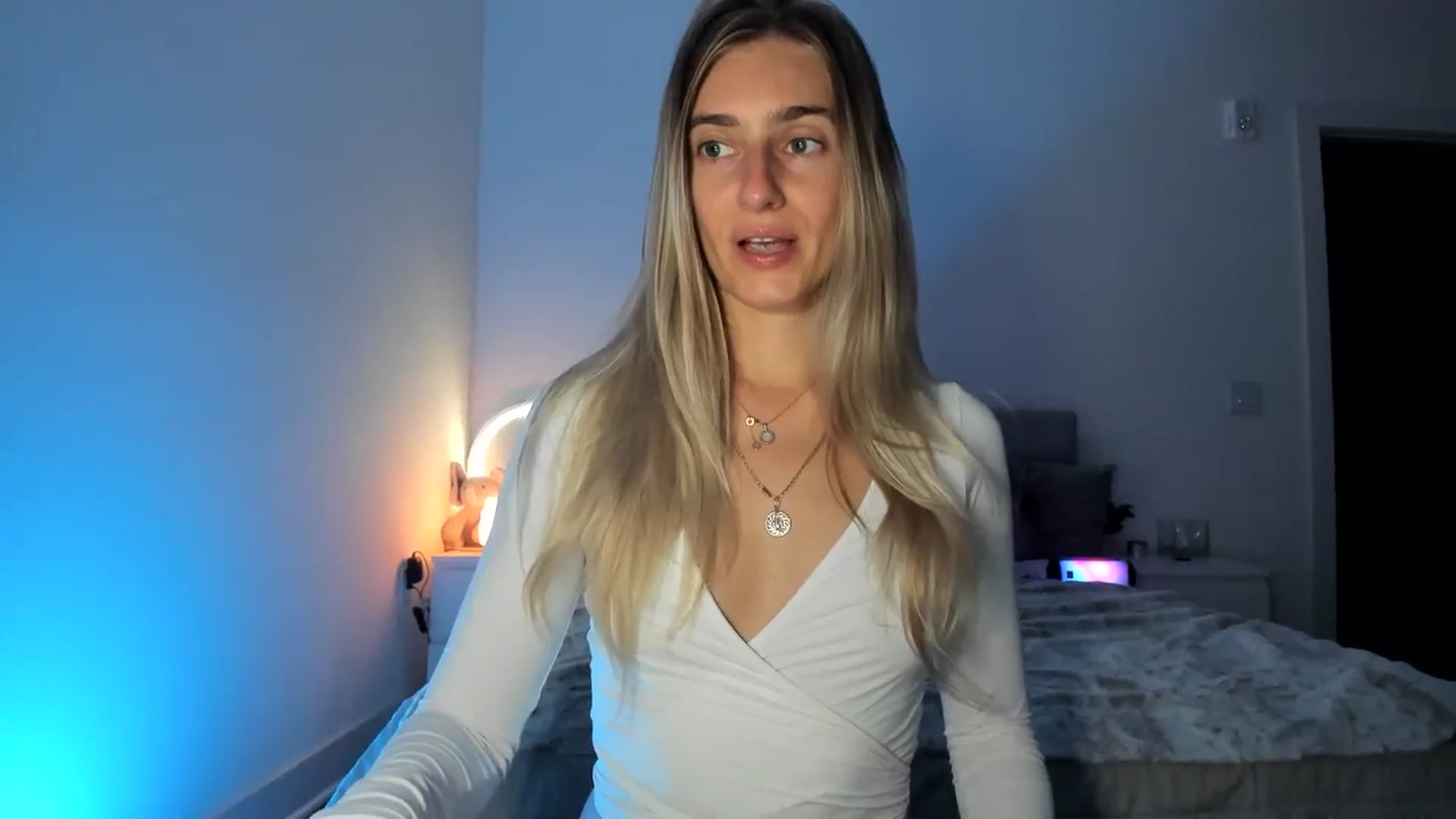 Gallery image thumbnail from Vodka_Queen's myfreecams stream on, 04/24/2025, 06:43 image 6 of 20