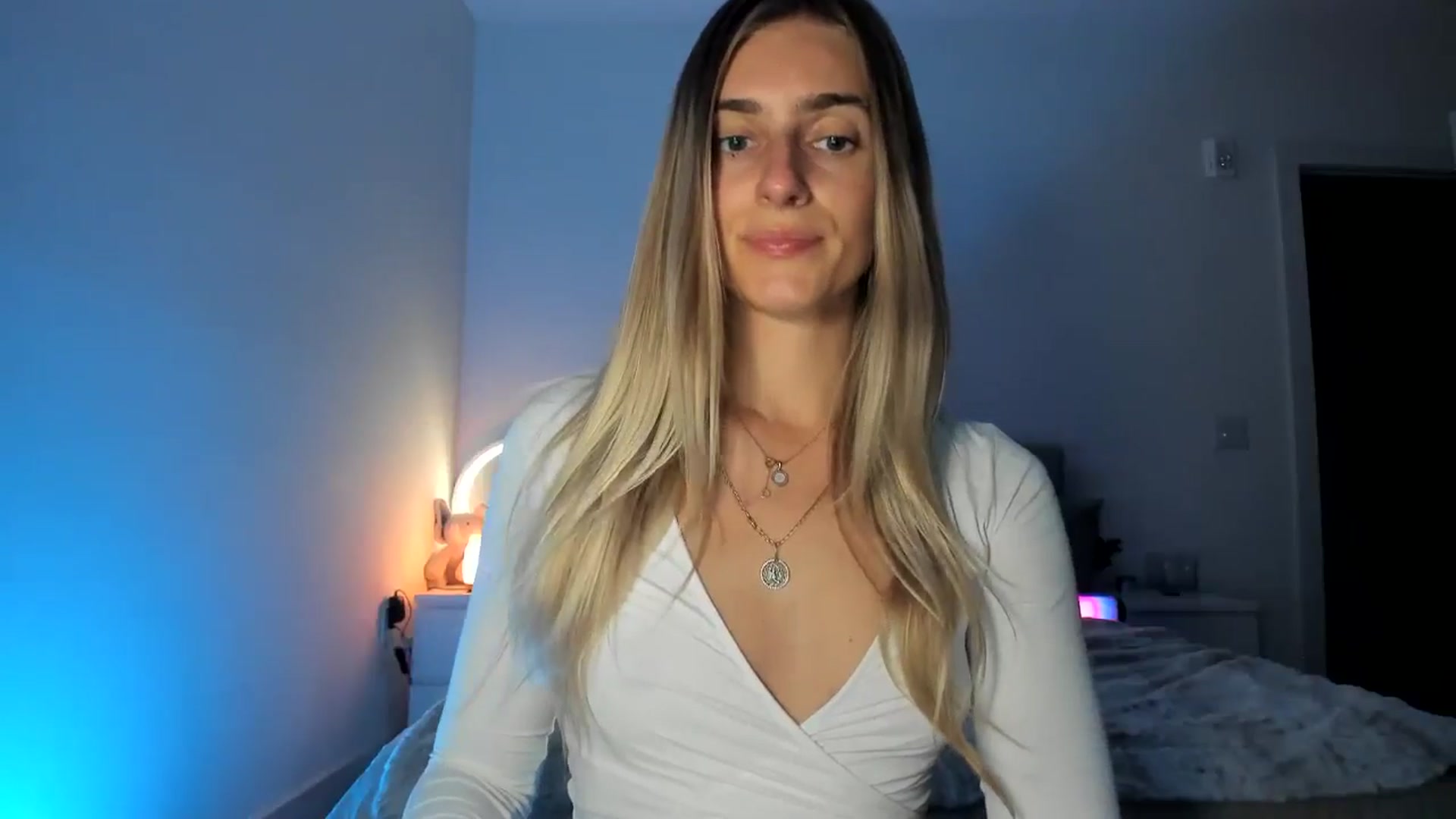 Gallery image thumbnail from Vodka_Queen's myfreecams stream on, 04/24/2025, 06:43 image 12 of 20