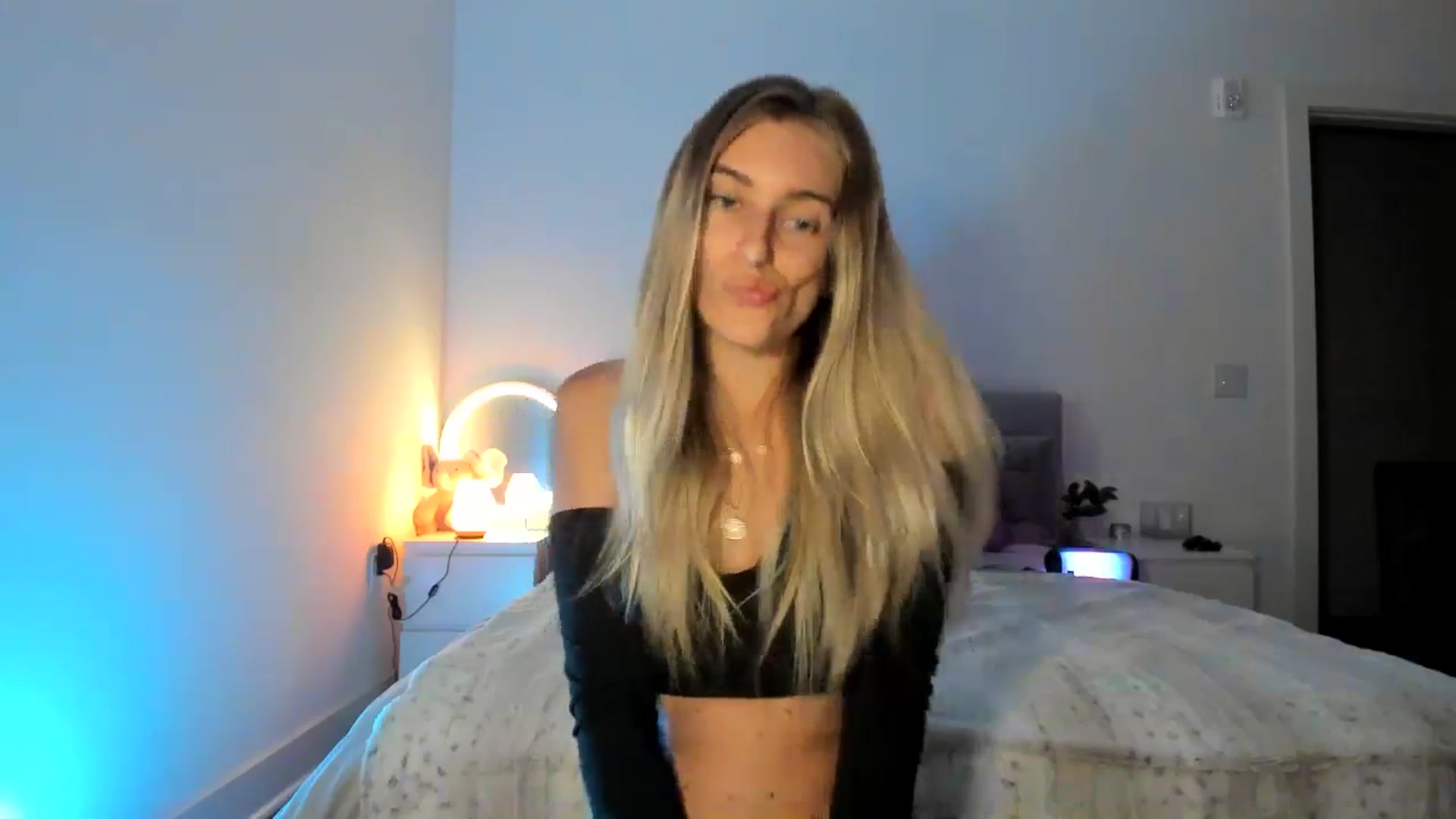 Gallery image thumbnail from Vodka_Queen's myfreecams stream on, 04/27/2025, 08:15 image 5 of 20