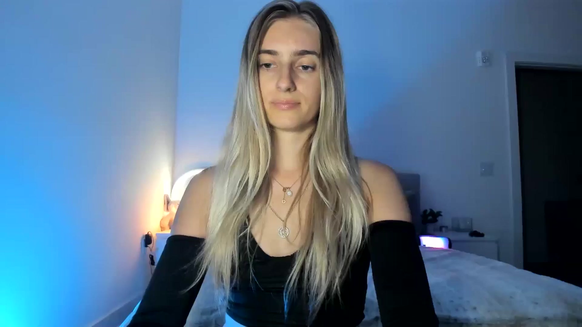 Gallery image thumbnail from Vodka_Queen's myfreecams stream on, 04/27/2025, 08:15 image 7 of 20