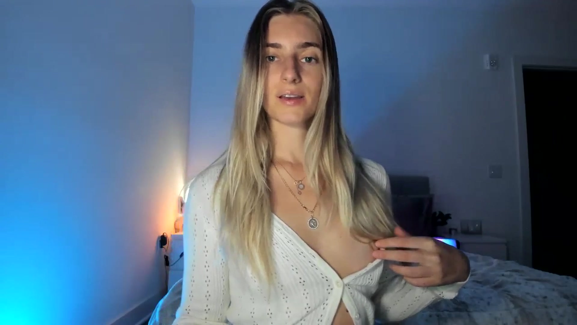 Gallery image thumbnail from Vodka_Queen's myfreecams stream on, 04/28/2025, 05:40 image 8 of 20